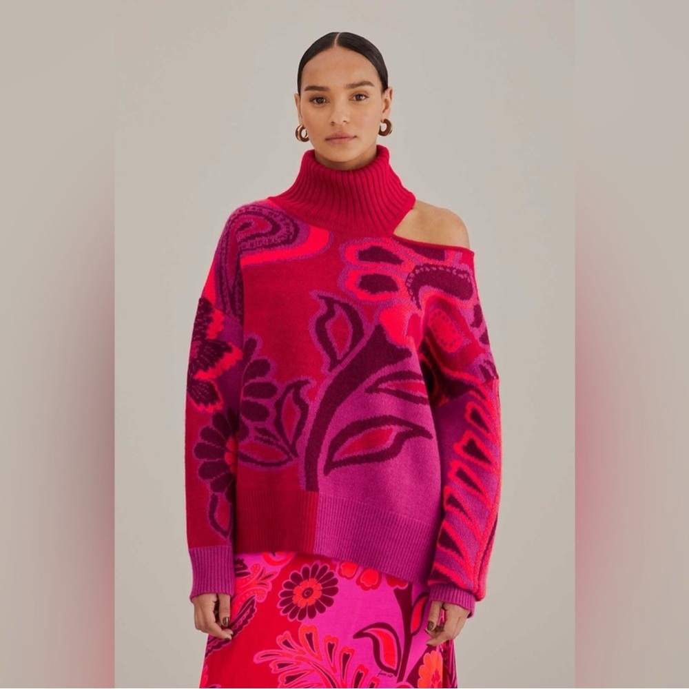 Bold Oversized Turtleneck Sweater in Pink & Red - Picture 6 of 7